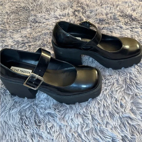 Steve Madden Glossy Black Platform Shoes - Picture 1 of 3